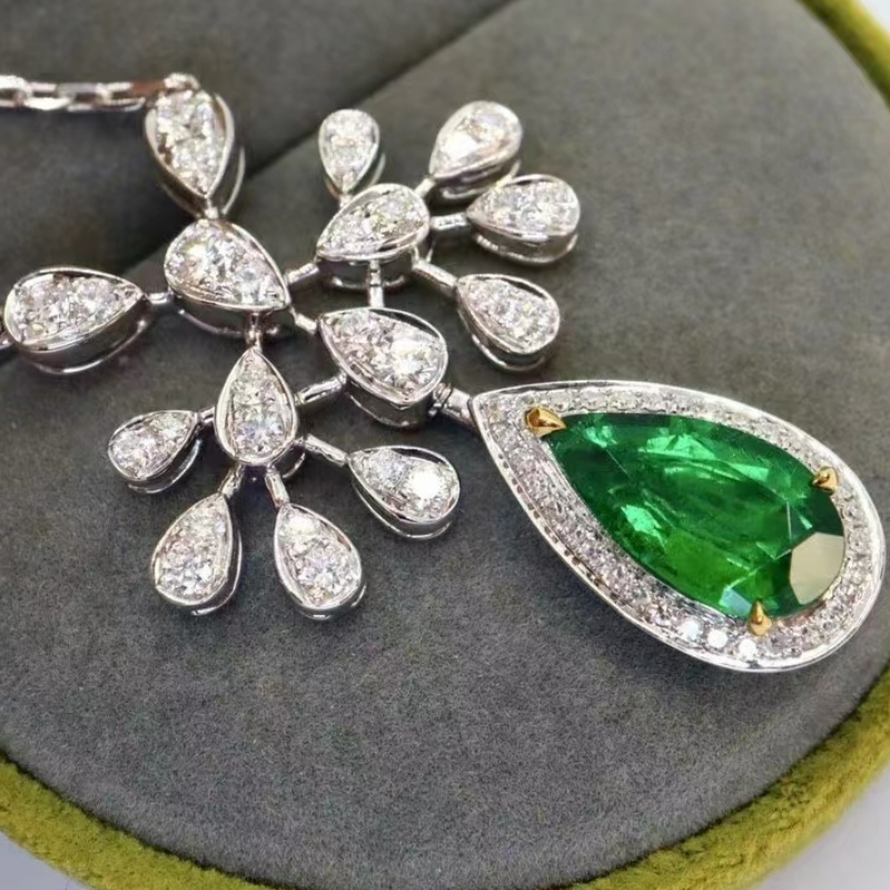 Nieuw ontwerp Privé Custom 18K Gold met 2,00ct Emerald Necklace met gilde -inspectiecertificaat